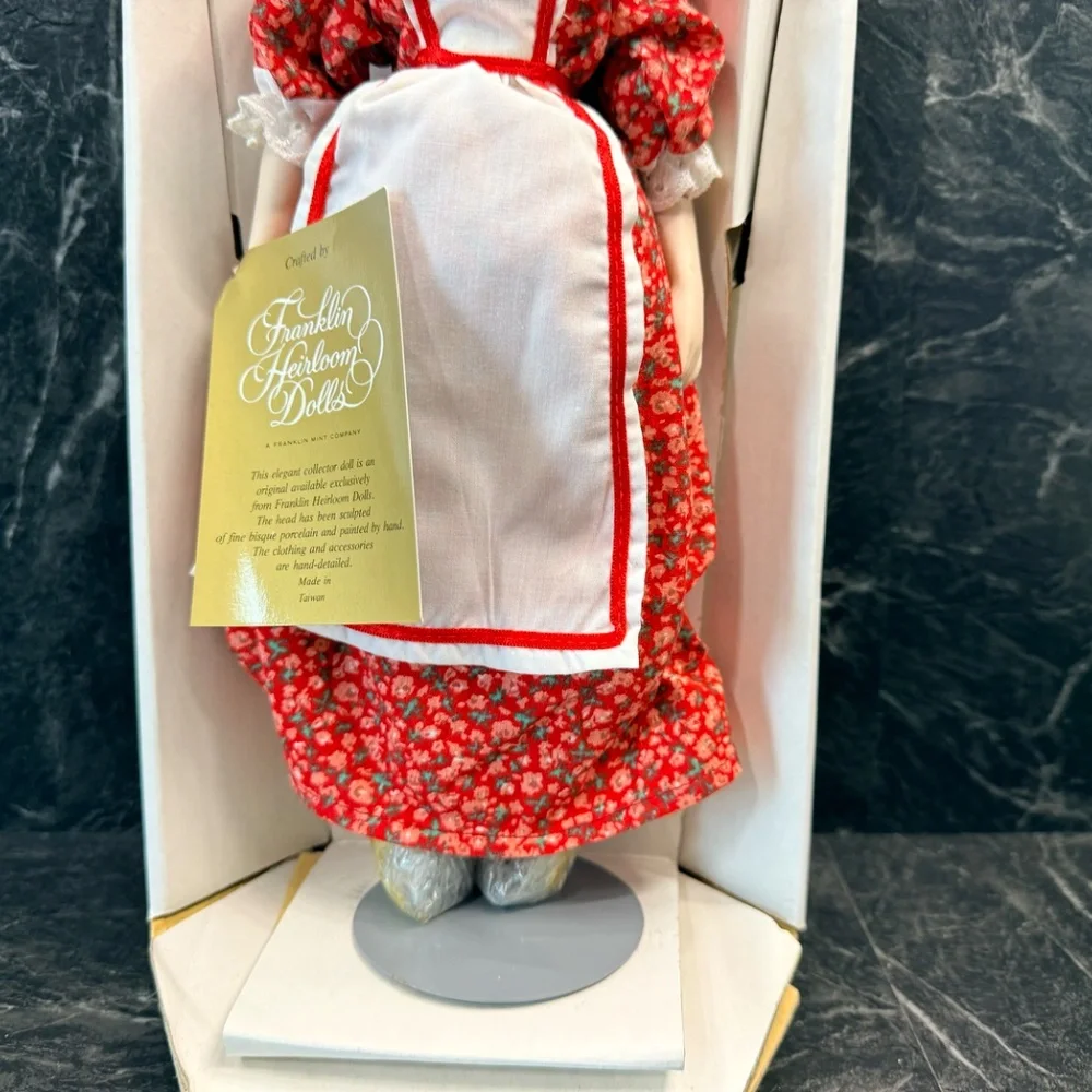 FRANKLIN MINT COMPANY “Alice of New Jersey” Franklin Heirloom Dolls